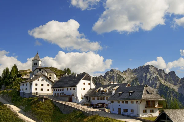 Panoramisch uitzicht van monte lussari - friuli Italië — Stockfoto