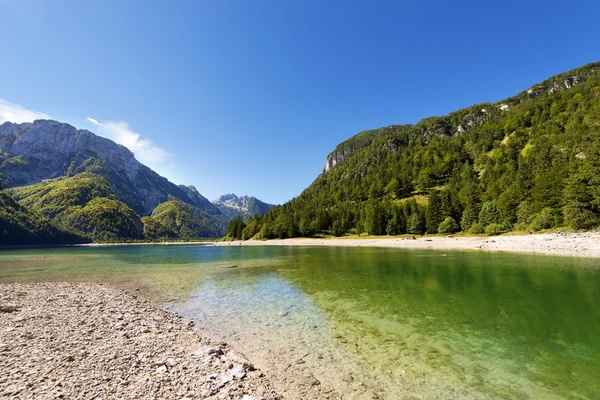 Lago del Predil - Friuli Italia — kuvapankkivalokuva