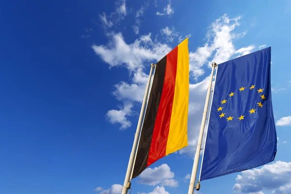 Banderas de Alemania y la Unión Europea — Foto de Stock