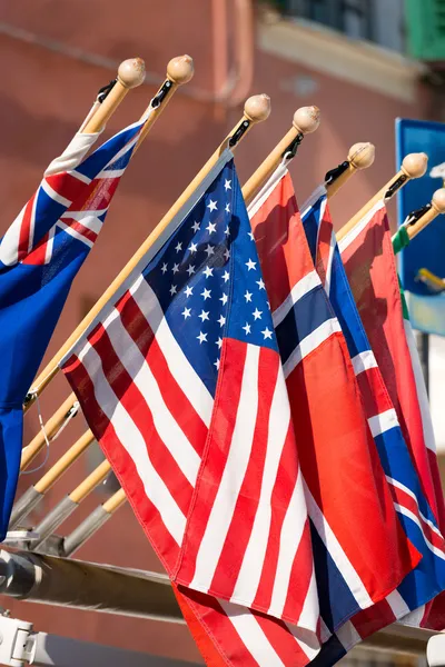 Bandeira dos EUA com Pólo de Madeira — Fotografia de Stock
