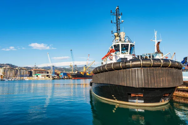 Puerto Internacional Golfo Spezia Con Remolcador Buque Portacontenedores Liguria Italia —  Fotos de Stock