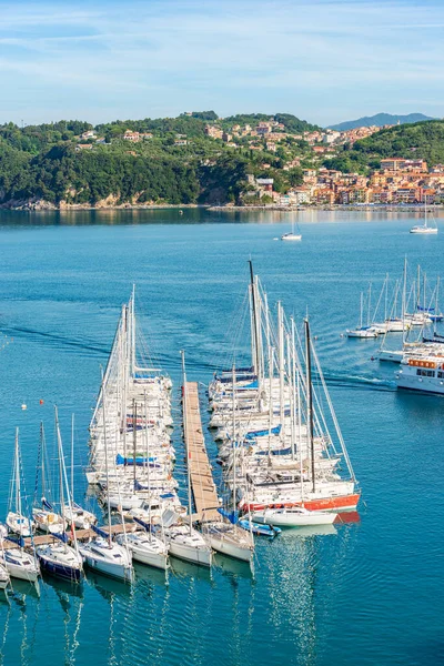 San Terenzo Köyü Lerici Limanı Birçok Yelkenli Demirlemiş Spezia Liguria — Stok fotoğraf