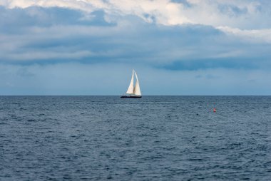 Bir yelkenli gemi Akdeniz 'de, Cinque Terre, Liguria, La Spezia, İtalya, Avrupa.