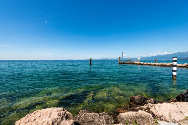 Garda Lago Garda Cisano Bardolino Kis Kikötője Előtt Turista Központ — Stock Fotó