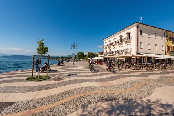 Lazise Italië Mei 2021 Lakefront Van Het Kleine Lazise Village — Stockfoto