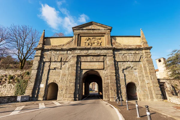 Αρχαία Πύλη Του Αγίου Αυγουστίνου Και Γύρω Τείχη 1561 Μπέργκαμο — Φωτογραφία Αρχείου