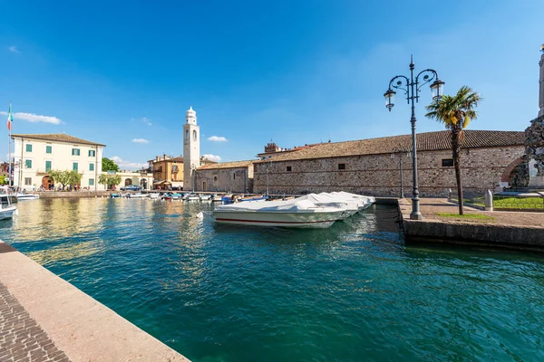 Přístav Malé Vesnice Lazise Turistické Středisko Pobřeží Jezera Garda Lago — Stock fotografie