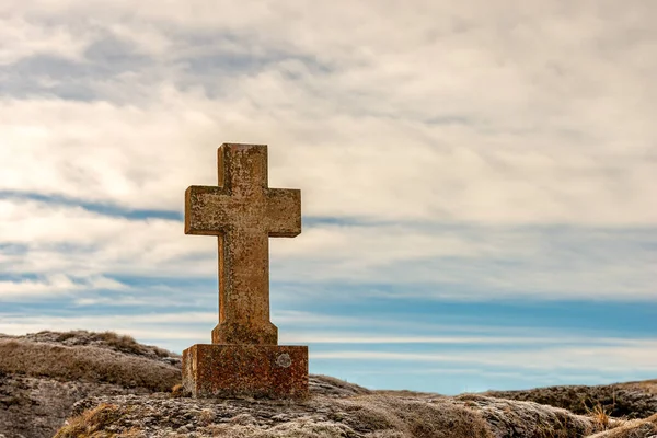 Old Religious Cross Red Orange Stone Rural Scene Regional Natural — Stock Photo, Image