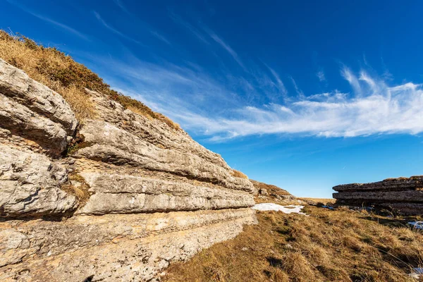 Schöne Karstformationen Auf Der Hochebene Von Lessinia Altopiano Della Lessinia — Stockfoto