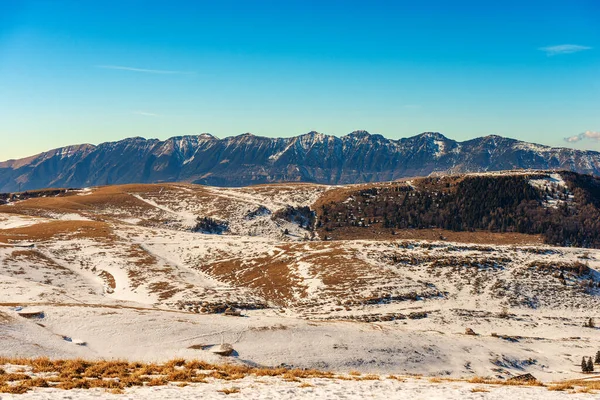 Hegyvonulat Monte Baldo Baldo Mount Télen Lessinia Magas Fennsík Regionális — Stock Fotó