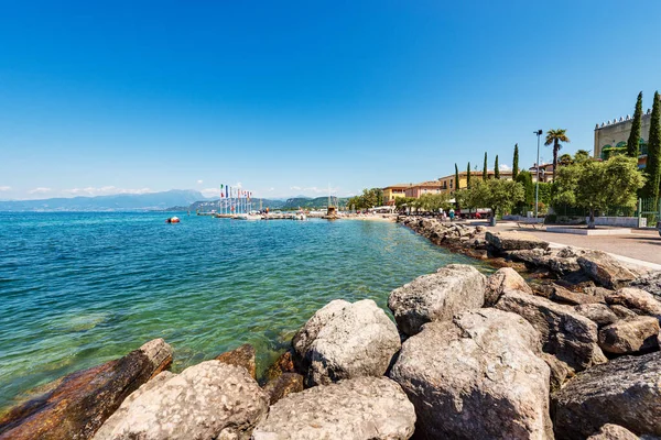 Garda Lago Garda Kis Falu Cisano Bardolino Kikötővel Turisztikai Központ — Stock Fotó