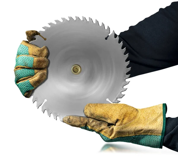 Ξυλουργός Προστατευτικά Γάντια Εργασίας Κρατώντας Μια Μεταλλική Κυκλική Λεπίδα Πριονιού — Φωτογραφία Αρχείου