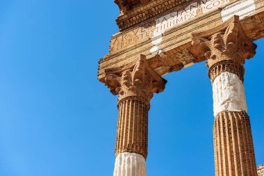 Brescia şehir merkezindeki Capitolium Roma Tapınağı 'nın (Tempio Capitolino) antik kalıntıları, 73 AC, UNESCO dünya mirası alanı, Lombardiya, İtalya, Avrupa.