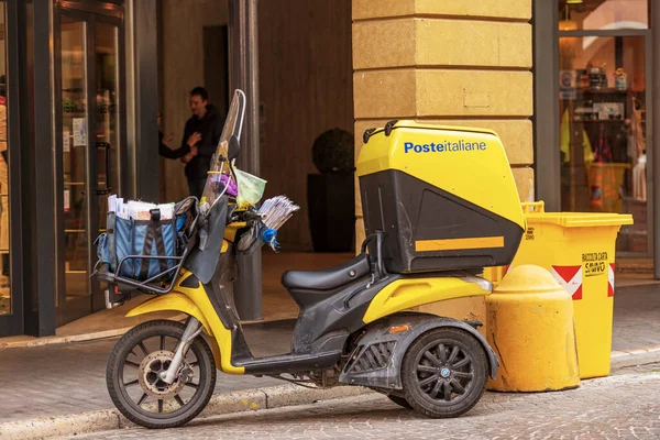 Oderzo Italy April 2022 Close Orange Black Motorbike Italian Post — Φωτογραφία Αρχείου