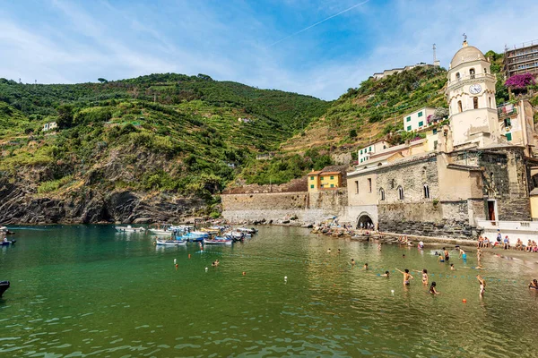 Vernazza Italien Juli 2019 Hafen Und Strand Des Antiken Dorfes — Stockfoto