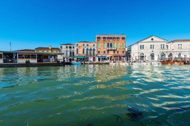 VENICE, ITALY - 2 Haziran 2021: Piazzale Roman (Roman Meydanı), Canal Grande (Büyük Kanal), UNESCO dünya mirası sahası, Venedik lagünü, Veneto, İtalya, Avrupa.