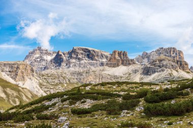 Sesto Dolomites, Tre Cime di Lavaredo Doğal Parkı. Punta Tre Scarperi Dağı, Lastron degli Scarperi, Torre di Toblin, Sasso di Sesto Dağı, UNESCO dünya mirası bölgesi, Trentino-Alto Adige, İtalya