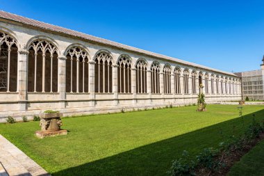 Pisa şehir merkezinde. Monumental Mezarlığı (Camposanto Monumentale veya Camposanto Vecchio), 1277, Piazza dei Miracoli (Mucizeler Meydanı). UNESCO dünya mirası sahası, Toskana, İtalya, Avrupa.
