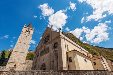 Medieval Cathedral of Gemona del Friuli, 1290-1337 (Duomo of Santa Maria Assunta). Partially destroyed by the 1976 earthquake. Udine province, Friuli-Venezia Giulia, Italy, southern Europe.