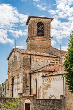 Medieval Cathedral of Santa Maria Maggiore (Duomo Arcipretale di Santa Maria Maggiore), Romanesque Gothic style, 1284-1359. Spilimbergo town, Pordenone province, Friuli-Venezia Giulia, Italy, Europe.