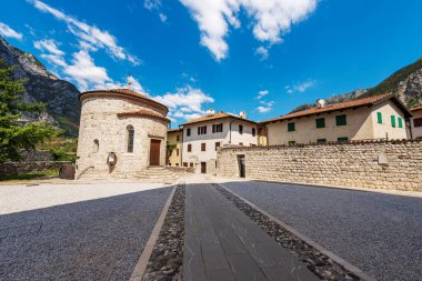 Venzone, Baptistery or Chapel of San Michele, with the crypt of the mummies, Cathedral, Church of St. Andrew the Apostle, 1308. Udine province, Friuli-Venezia Giulia, Italy, Europe.