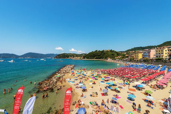 Lerici Italy July 2022 Beach Lerici Town Many Umbrellas Tourist — 图库照片