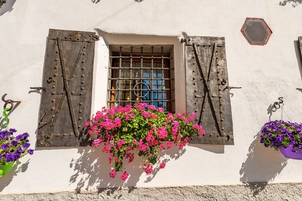 Close Ancient Window Metal Shutters Wrought Iron Security Bars Red — стоковое фото