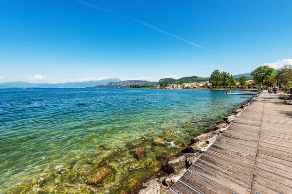 Kust Van Het Meer Lago Garda Buurt Van Het Stadje — Stockfoto