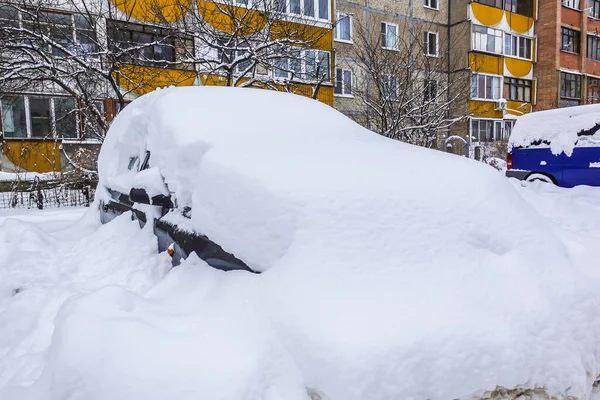 Carro Está Coberto Neve Inverno Rússia — Fotografia de Stock