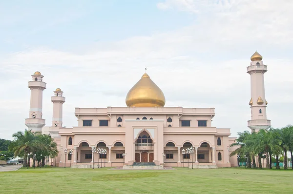 Grande mosquée pour la religion de l'islam — Photo