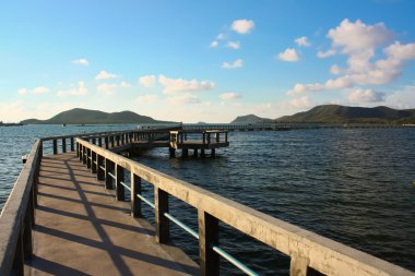 Deniz demiryoluna ile beton İskelesi