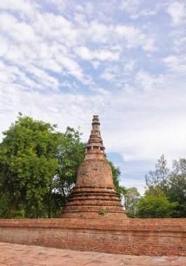 Antik pagoda içinde harap Tapınak