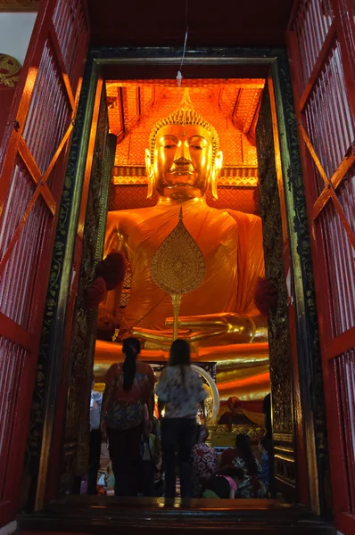 Gran estatua de oro de Buda —  Fotos de Stock