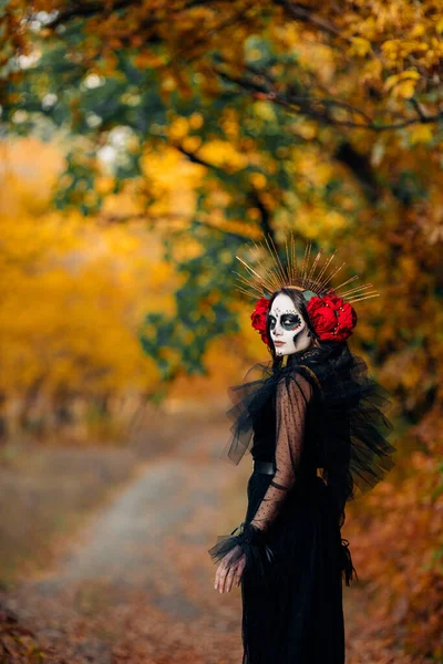 Young Woman Sugar Skull Makeup Red Roses Dressed Black Costume — Stock Photo, Image