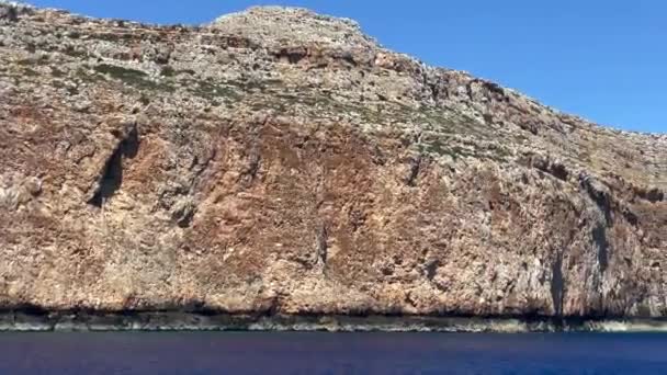 Vista Dal Mare Alla Costa Rocciosa Dell Isola Greca Creta — Video Stock