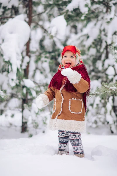 Beautiful Child Girl Walks Lollipop Her Hand Snowy Forest She — Foto Stock