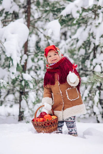 Beautiful Child Girl Walks Lollipop Basket Apples Her Hands Snowy — Foto Stock