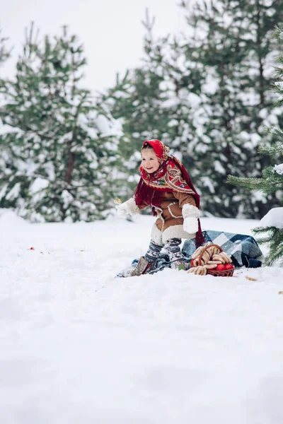 Beautiful Little Child Girl Plays Snowy Forest Basket Apples Bagels — Foto Stock