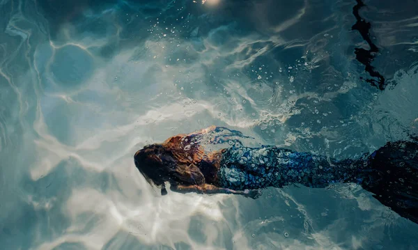 Belle Jeune Femme Avec Queue Sirène Nage Plonge Sous Eau — Photo