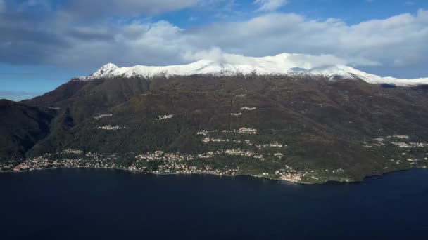Talyan Gölü Nün Yüzeyinin Güzel Drone Manzarası Bellano Kasabası Kıyısı — Stok video