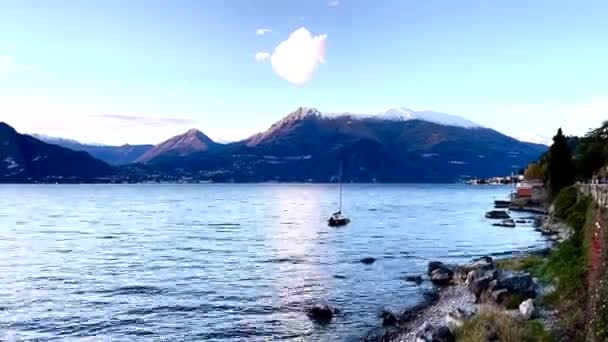 Time Lapse Shooting Del Lago Como Con Yacht Galleggiante Sullo — Video Stock