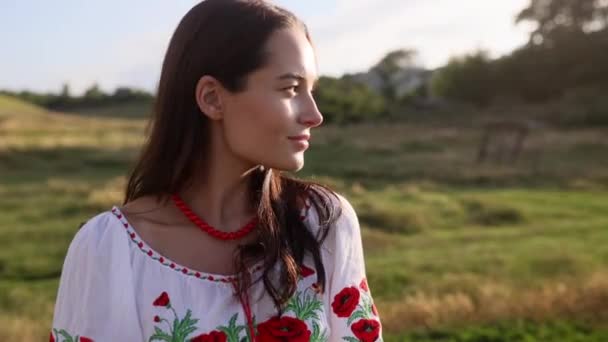 Portrait Young Ukrainian Smiling Woman Traditional National Embroidered Shirt Necklace — Stock video
