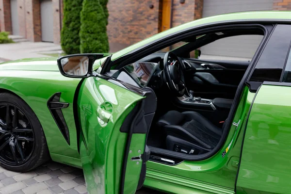 Modern Green Car Opened Door Parking Garage Gate House — Stock Photo, Image