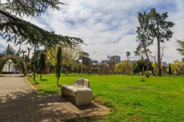 6 numaradaki bank Batumi, Georgia 'ya park edebilir.