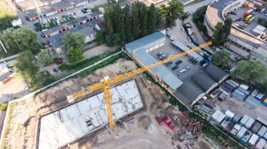 Büyük bir konut kompleksi inşa etmek