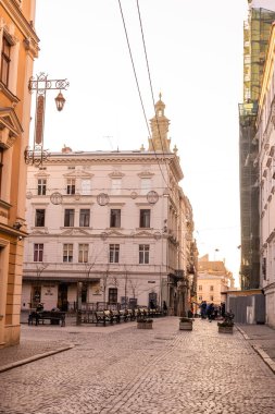 LVIV, UKRAINE - 28 Aralık 2020: Avrupa 'nın Lviv kentinde Yeni Yıl ve Noel