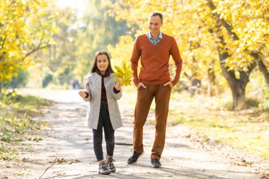 mutlu baba ile kızı Sonbahar sezonu