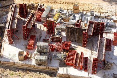 Vinçli inşaat alanı, konut kompleksi