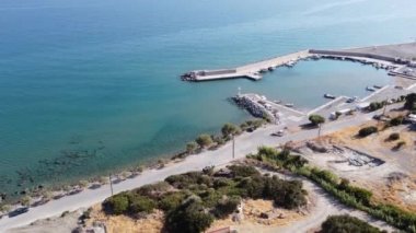 Güneşli yaz gününde körfez Girit, Yunanistan