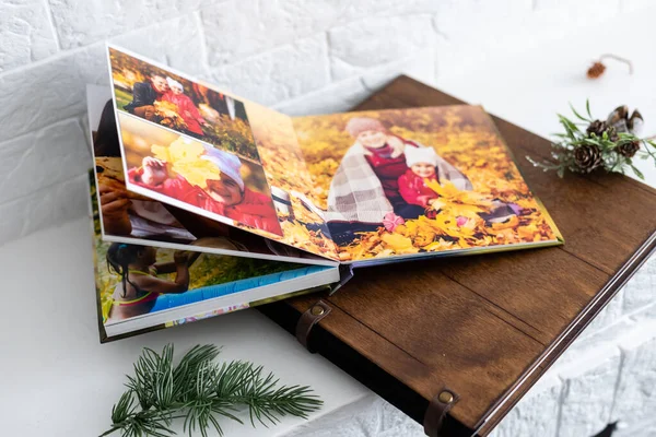 Photobook outono, folhas de bordo amarelas — Fotografia de Stock
